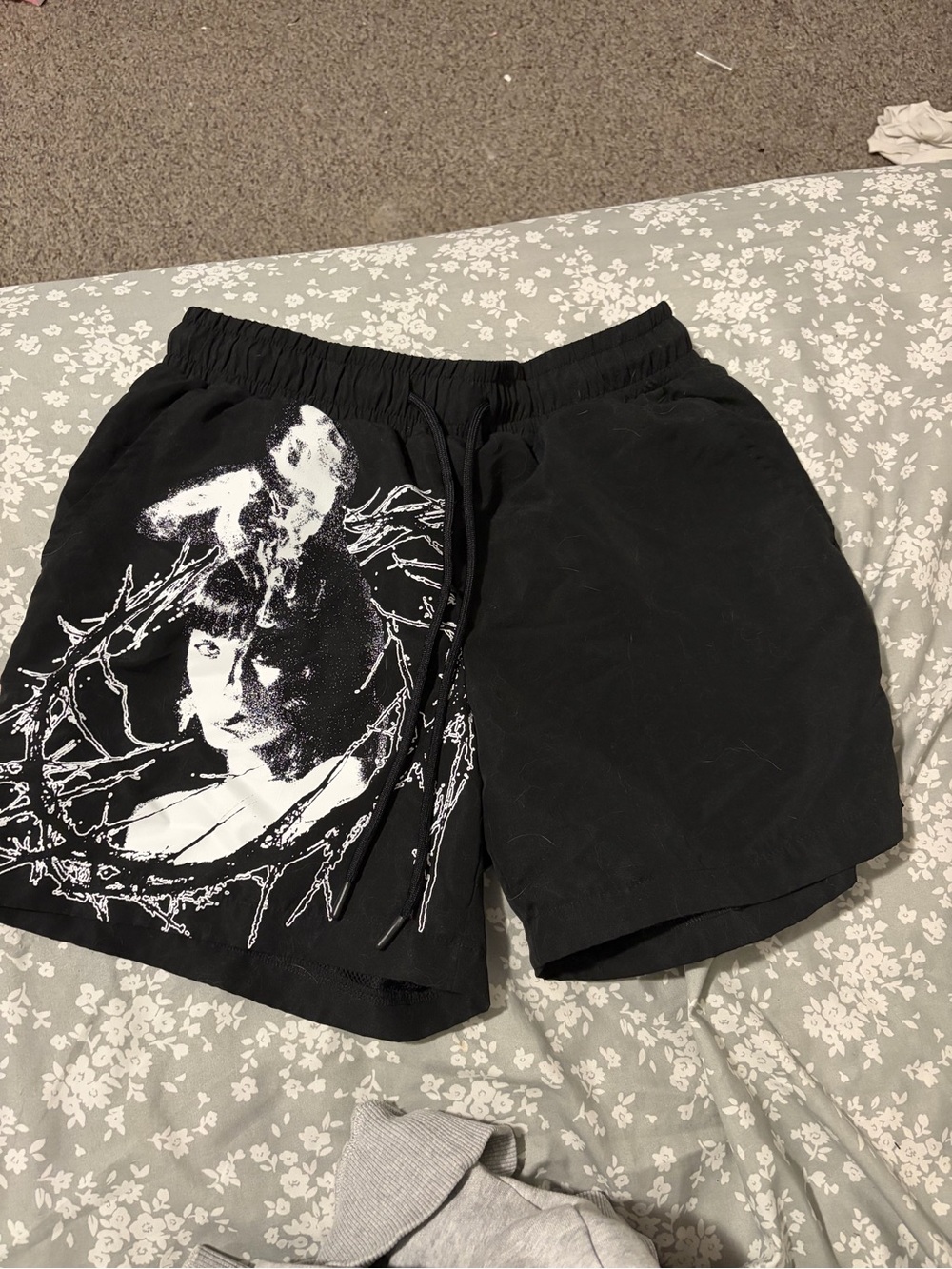 Black Graphic Elastic-Waist playboy shorts